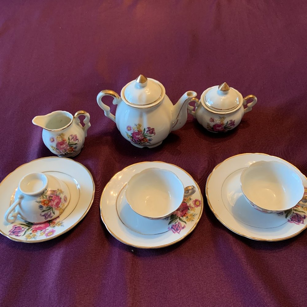 Vintage tea set {9 pieces}